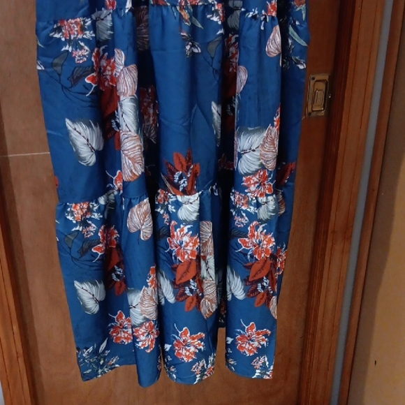 Floral Maxi Dress in Blue and Red - Picture 2 of 6